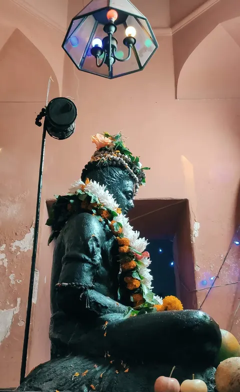 Shiva temple, Jagannath Hall