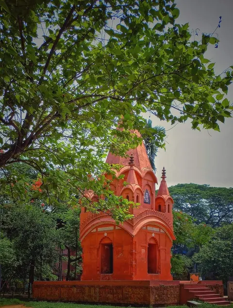 Shiva temple, Jagannath Hall